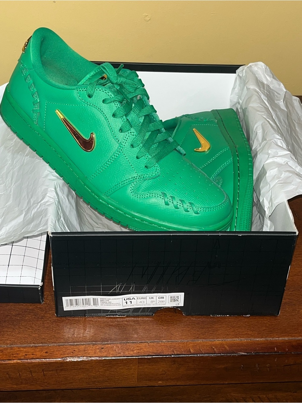 Air Jordan 1 “Method of Make” Lucky Green(Men’s 9.5/Women’s 11)